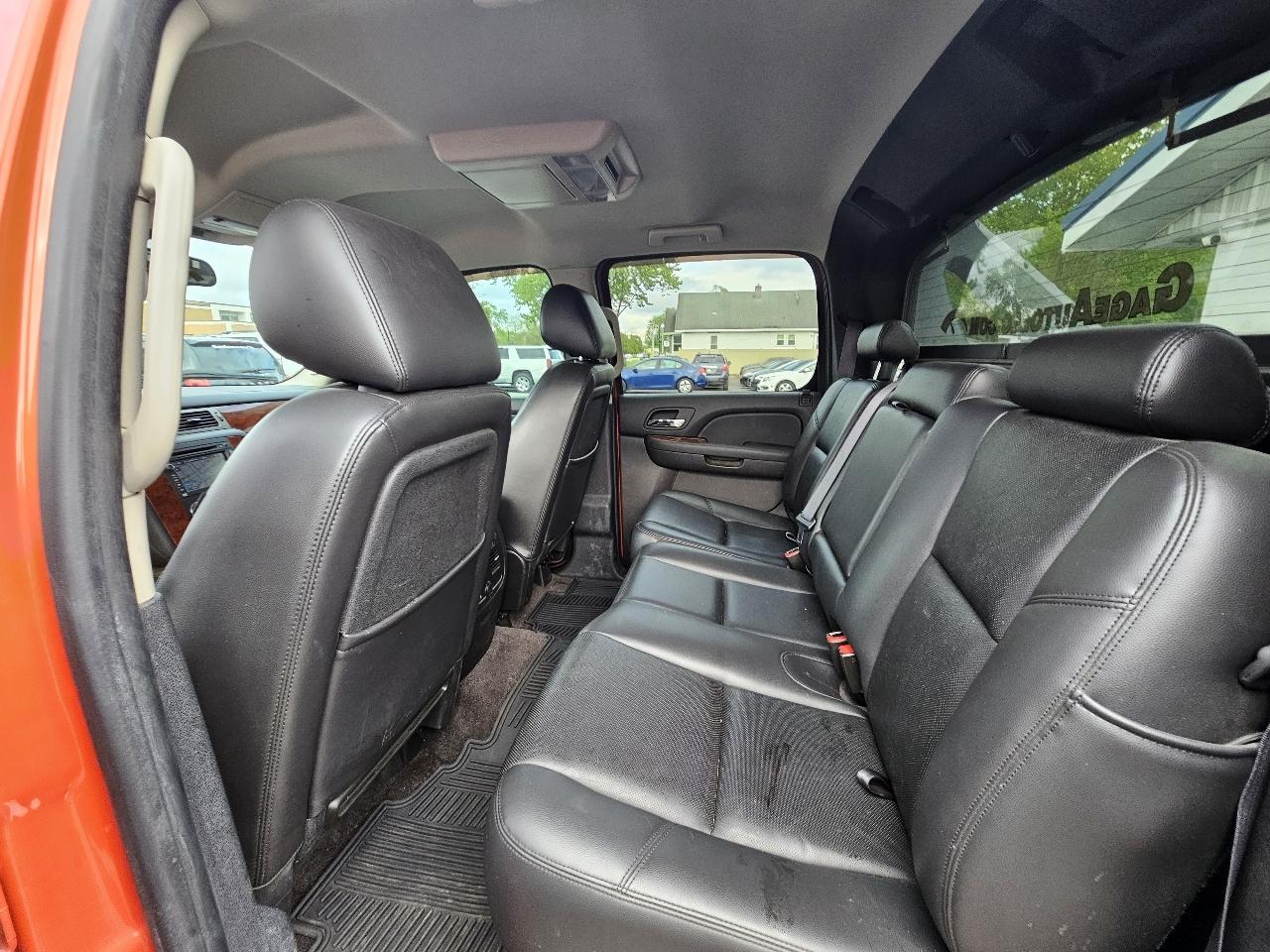 Chevrolet Avalanche LTZ 4WD 2011