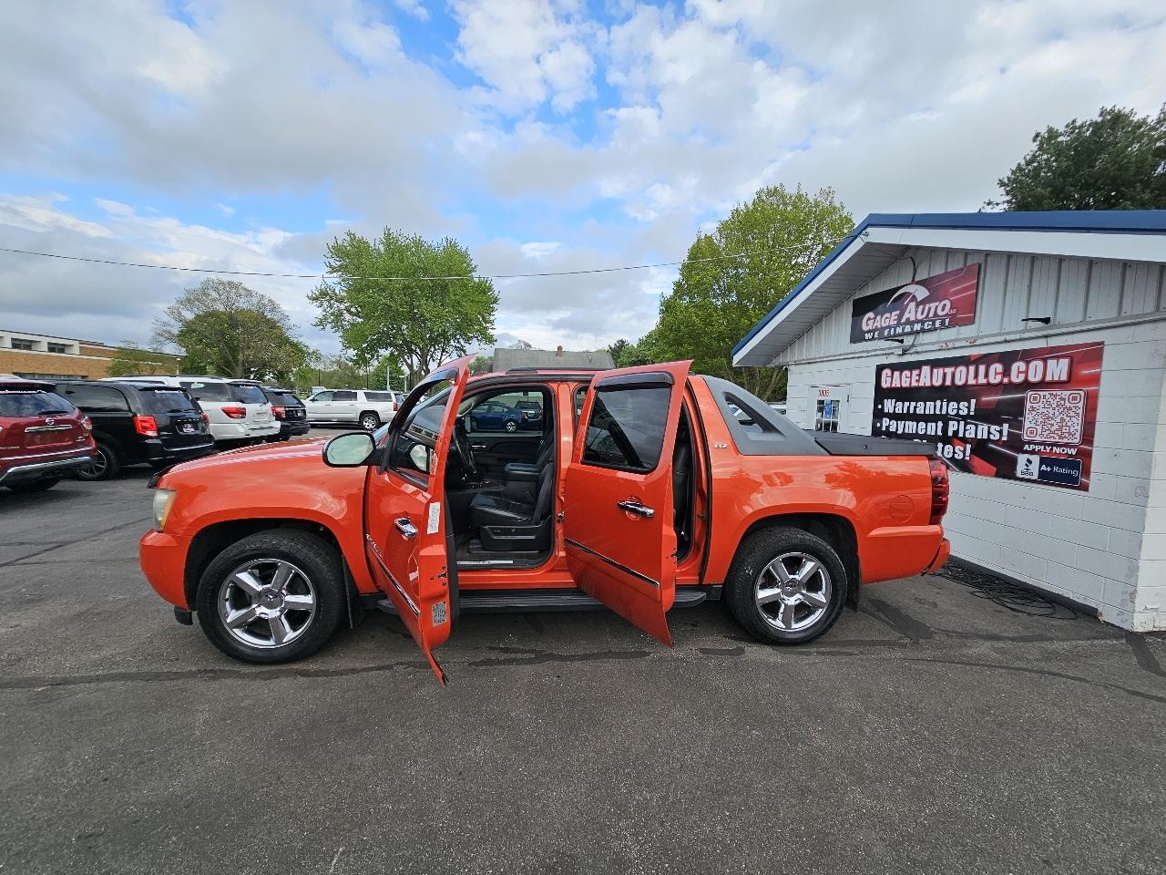 Chevrolet Avalanche LTZ 4WD 2011