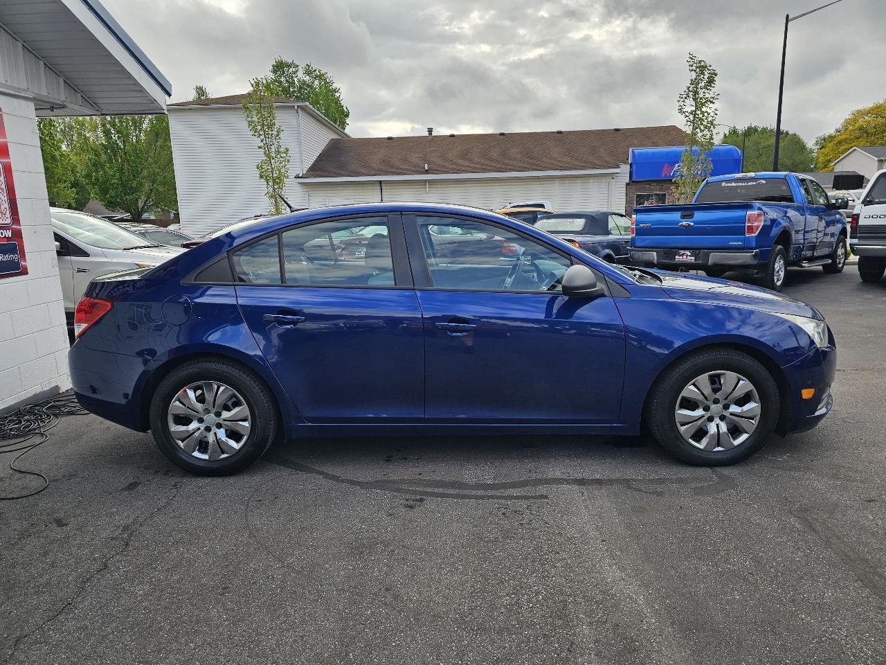 Chevrolet Cruze LS Auto 2013