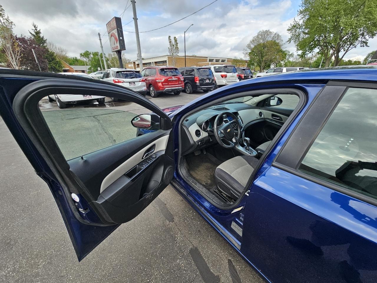 Chevrolet Cruze LS Auto 2013