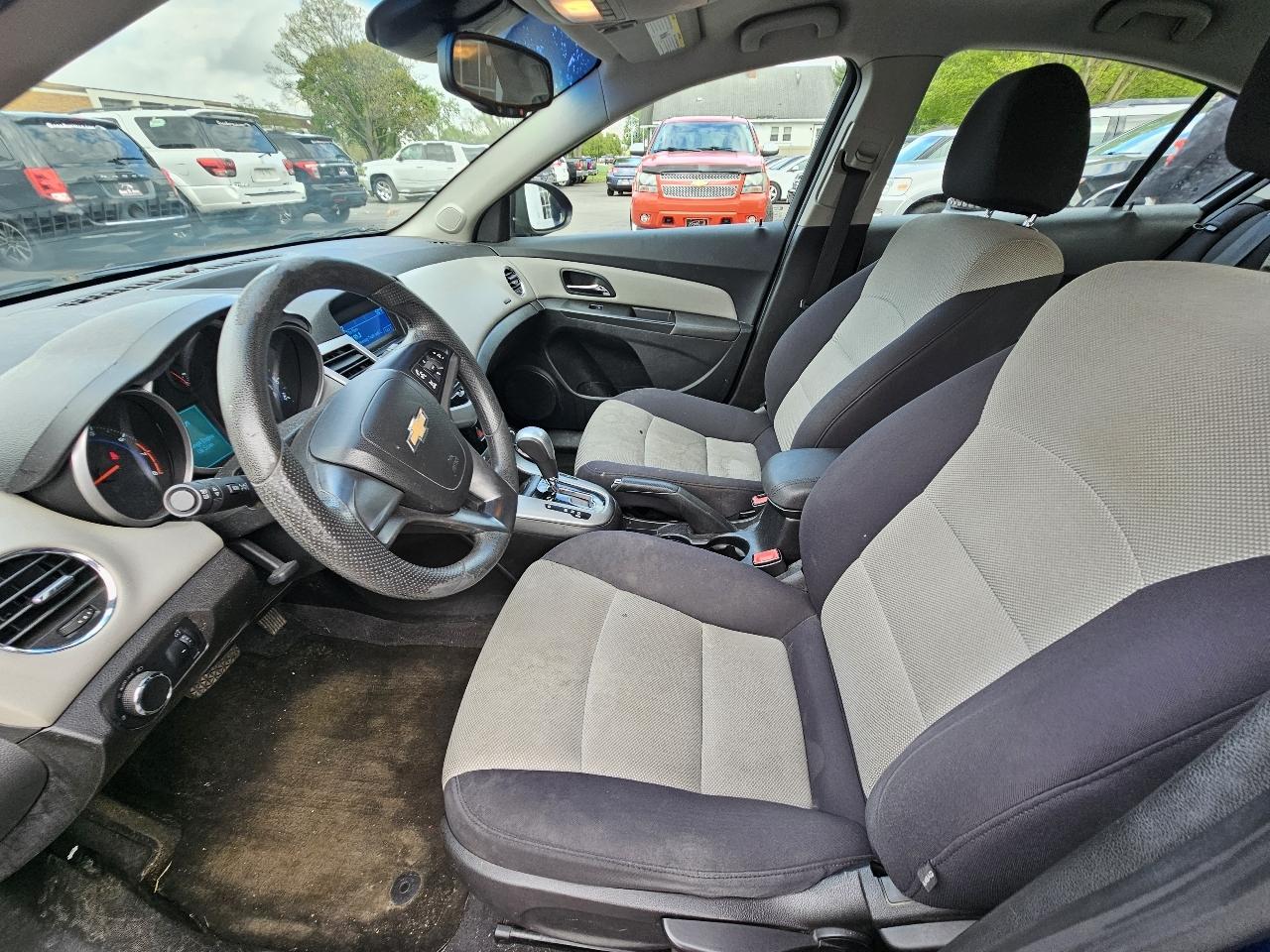 Chevrolet Cruze LS Auto 2013