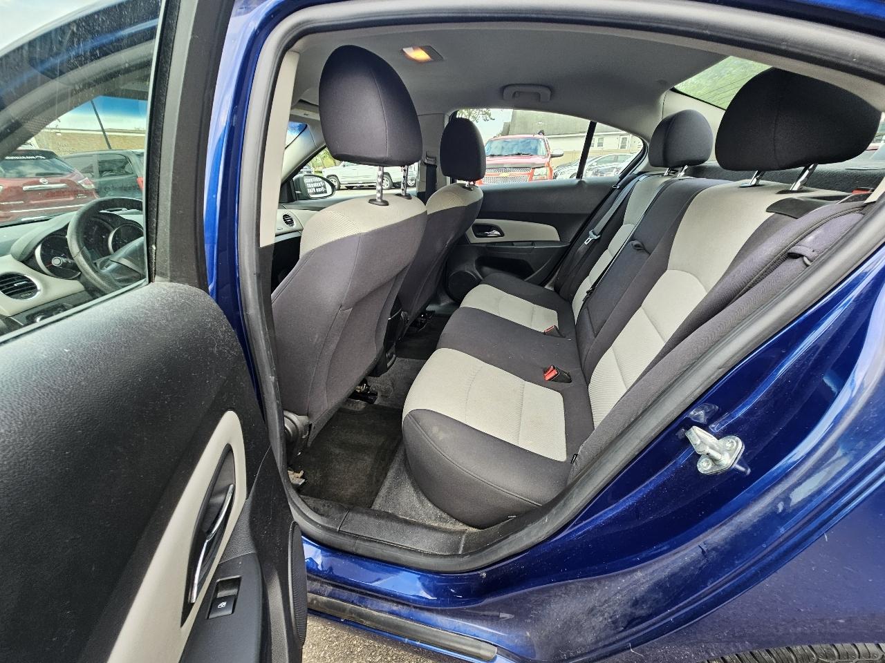 Chevrolet Cruze LS Auto 2013