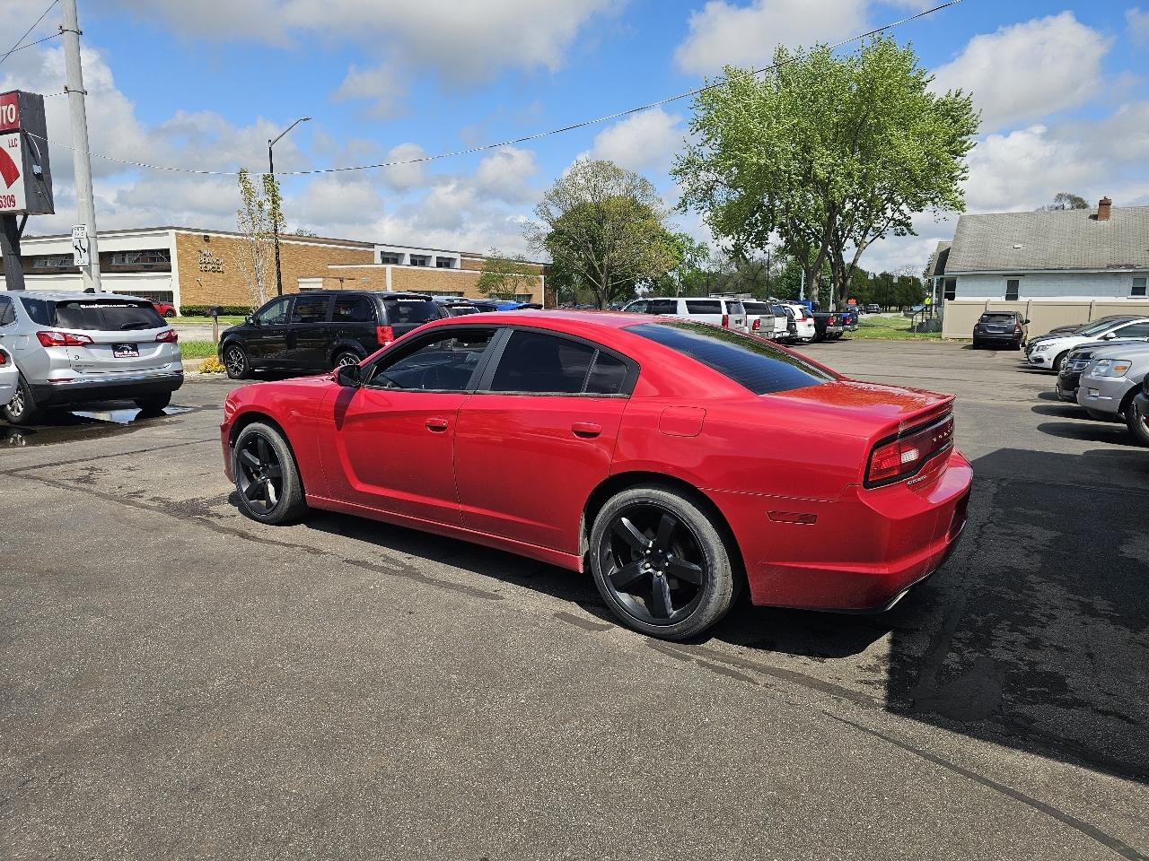 Dodge Charger SE 2011
