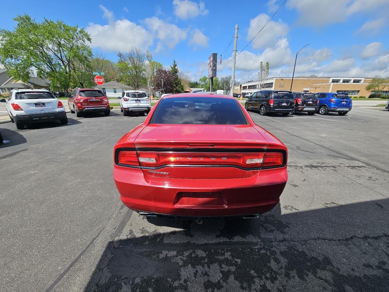 Dodge Charger SE 2011