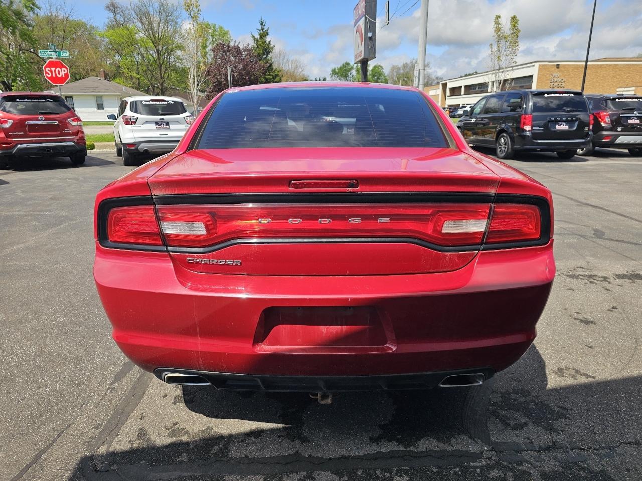 Dodge Charger SE 2011