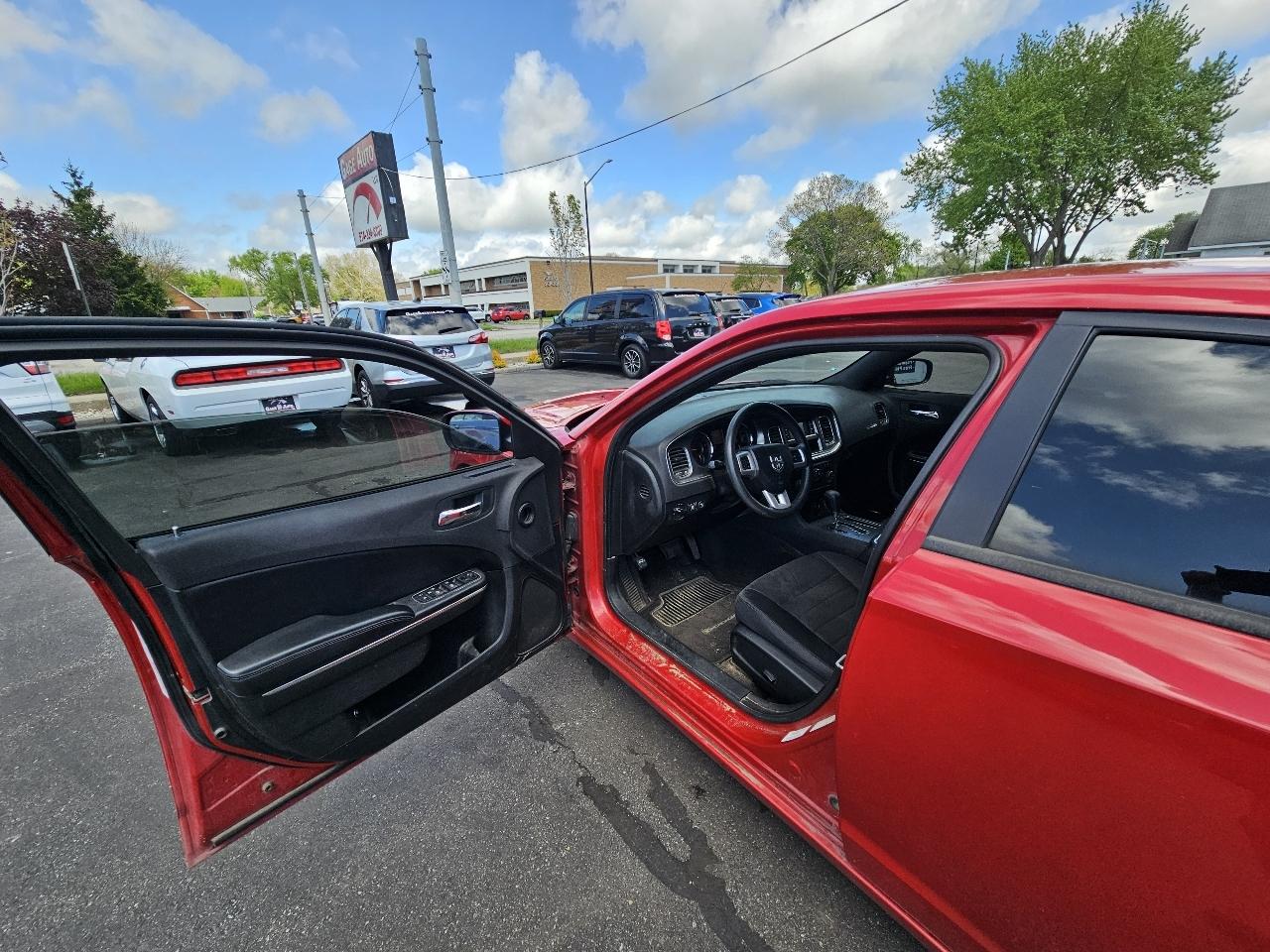 Dodge Charger SE 2011