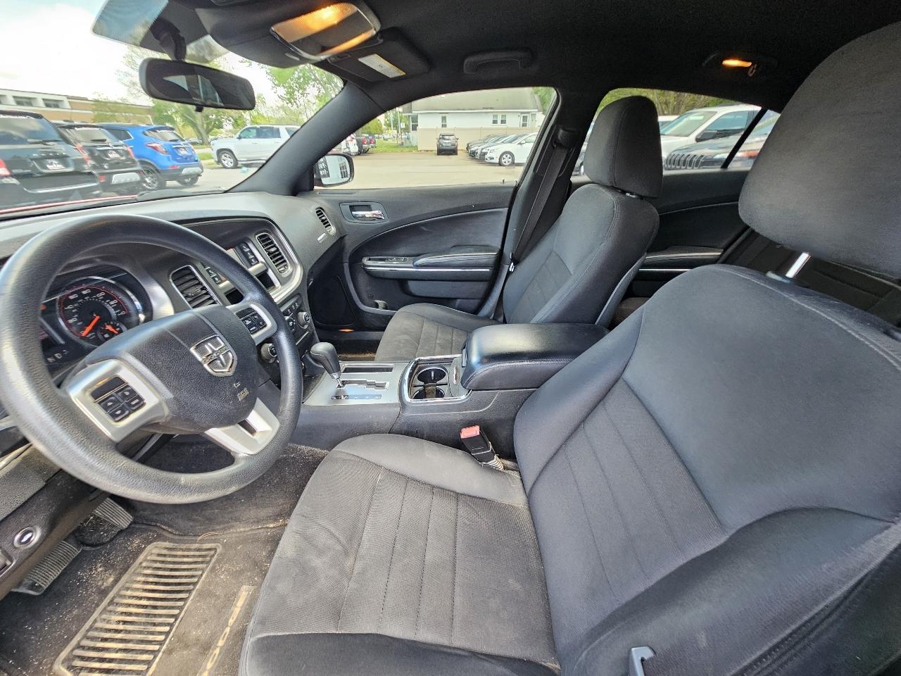 Dodge Charger SE 2011