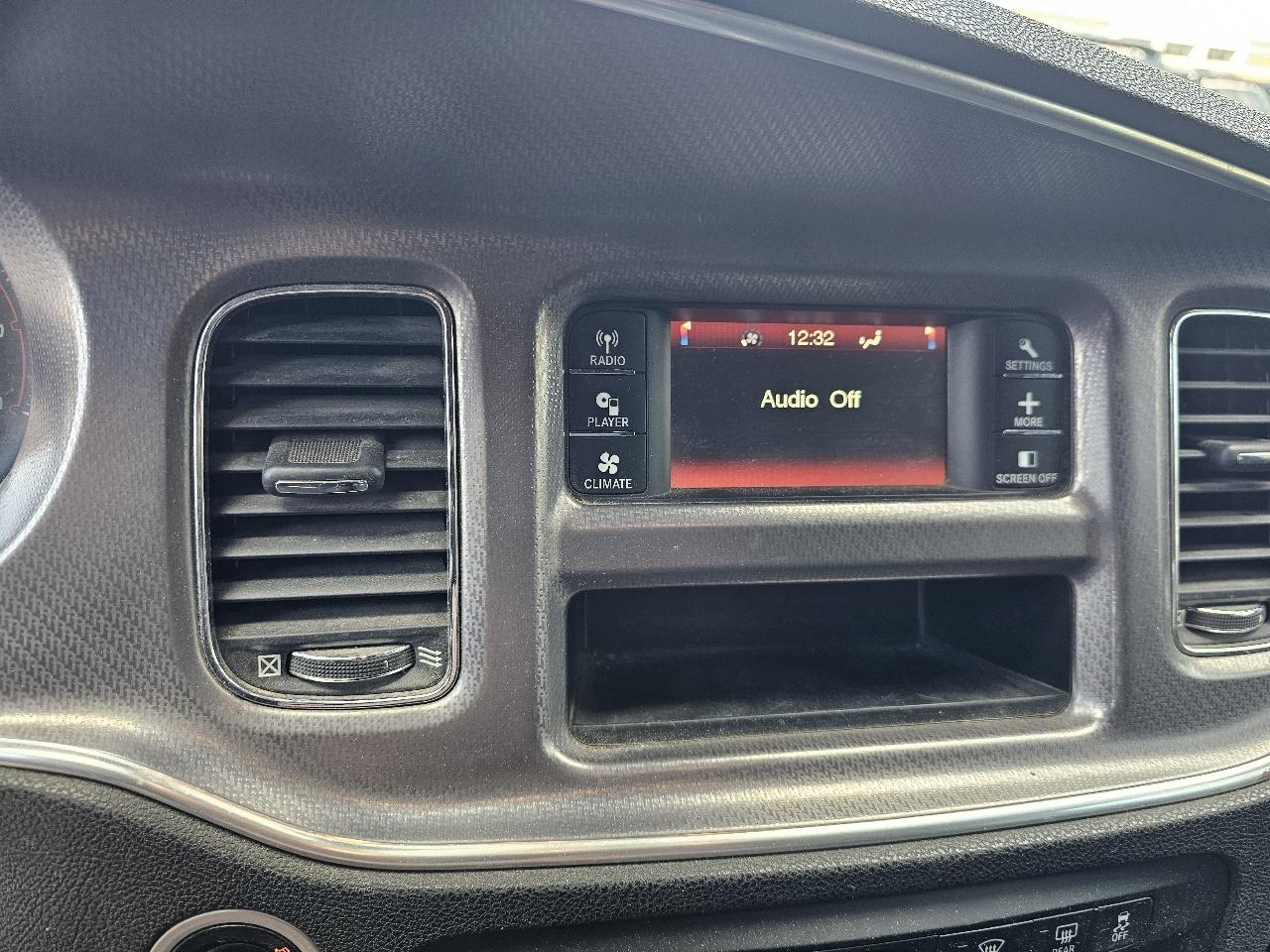 Dodge Charger SE 2011