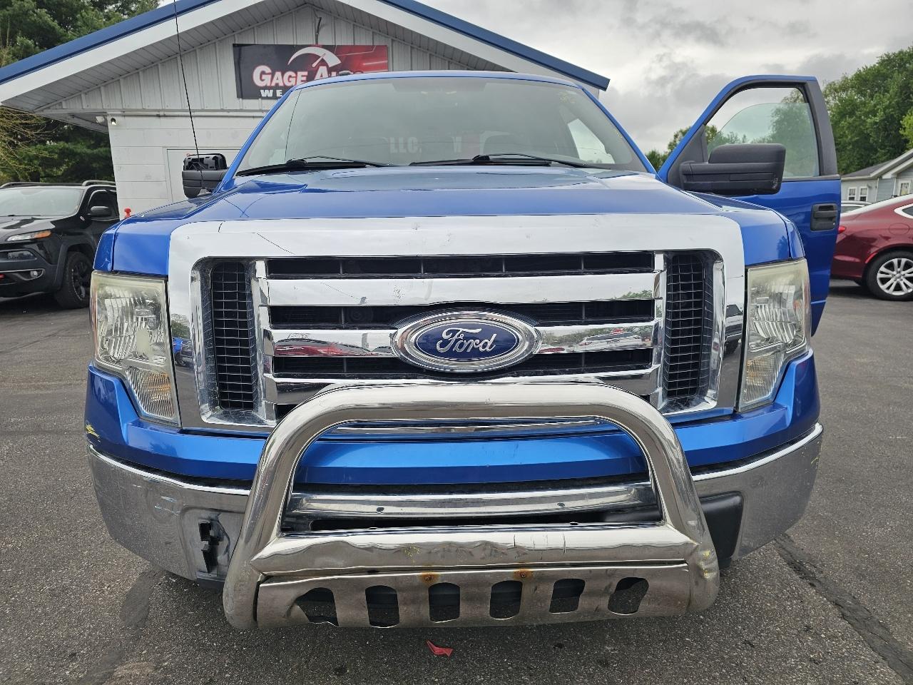 Ford F-150 XL SuperCab 8-ft. Bed 4WD 2012