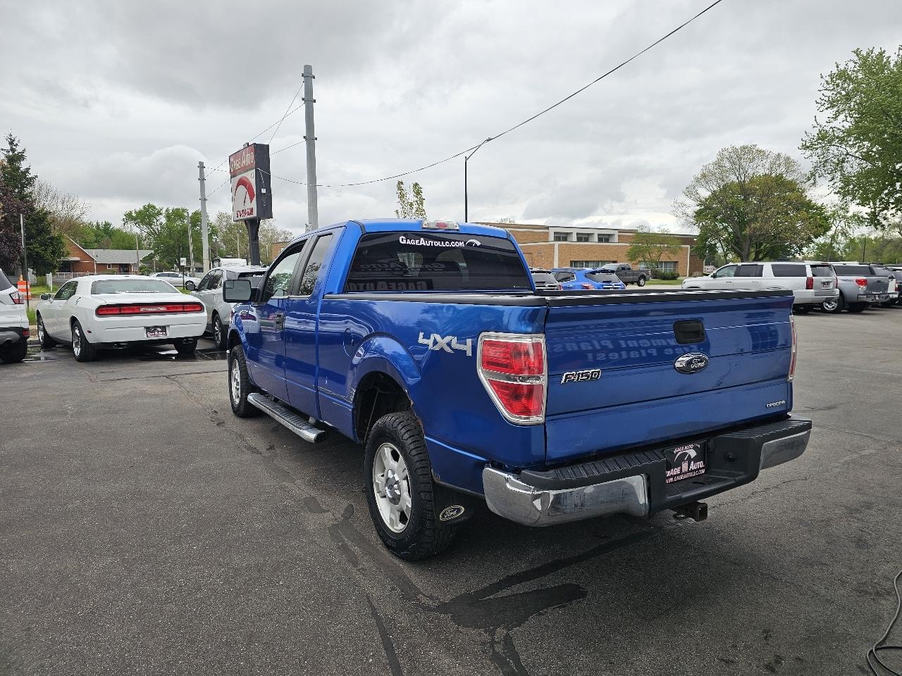 Ford F-150 XL SuperCab 8-ft. Bed 4WD 2012