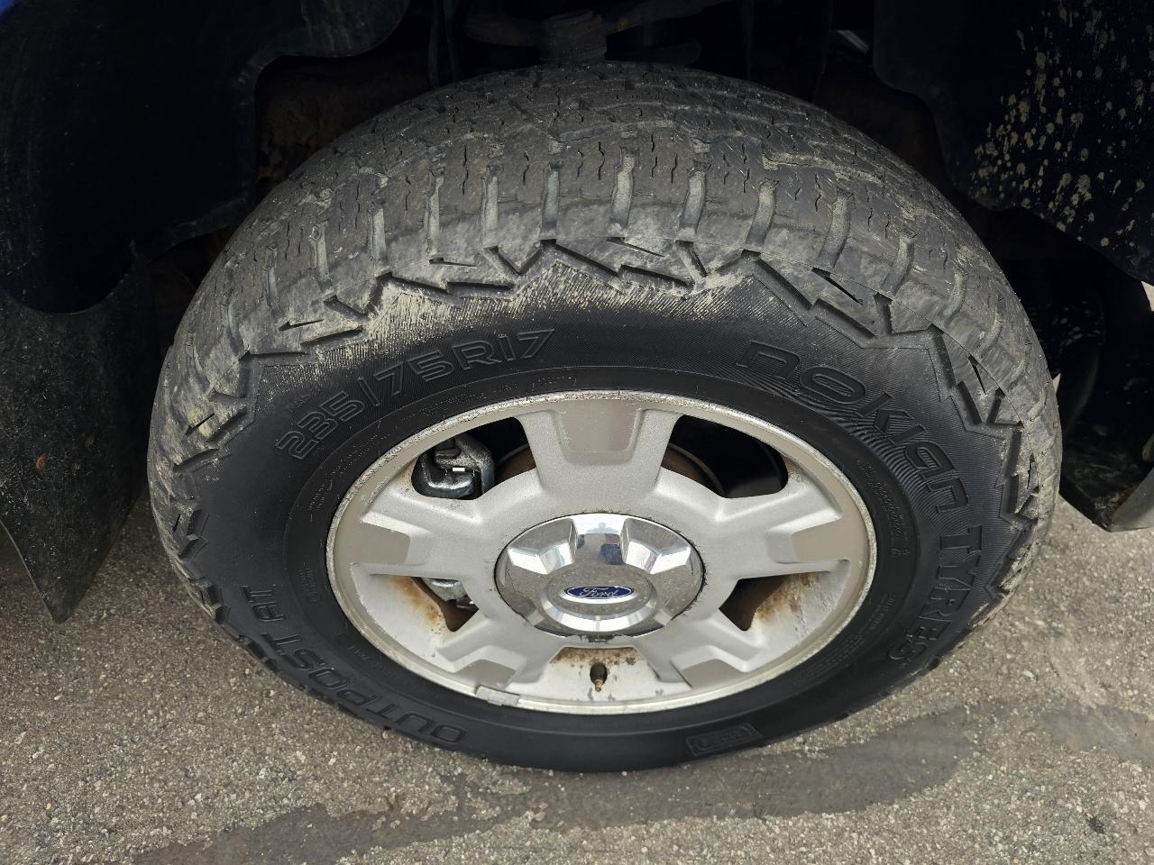 Ford F-150 XL SuperCab 8-ft. Bed 4WD 2012