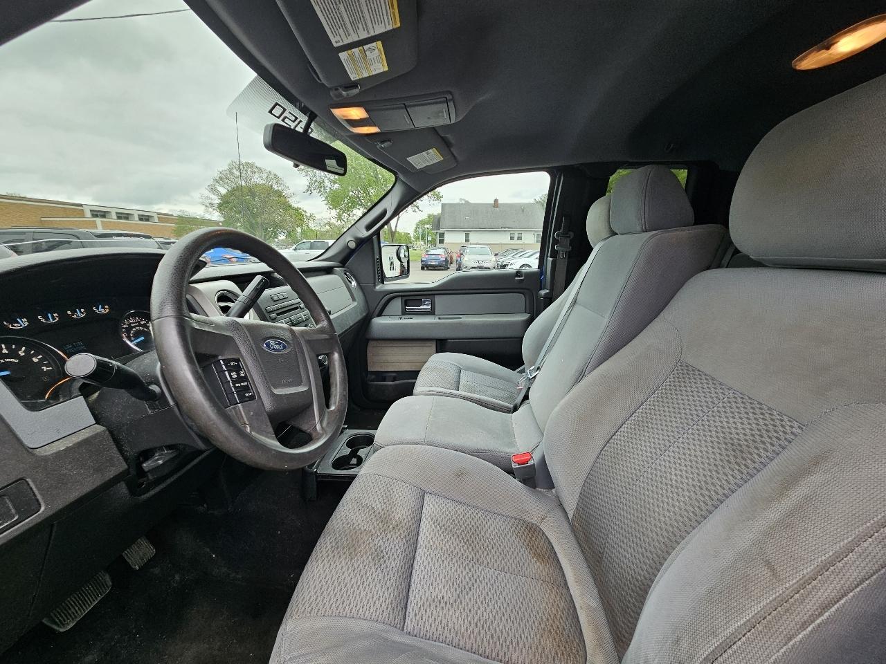 Ford F-150 XL SuperCab 8-ft. Bed 4WD 2012