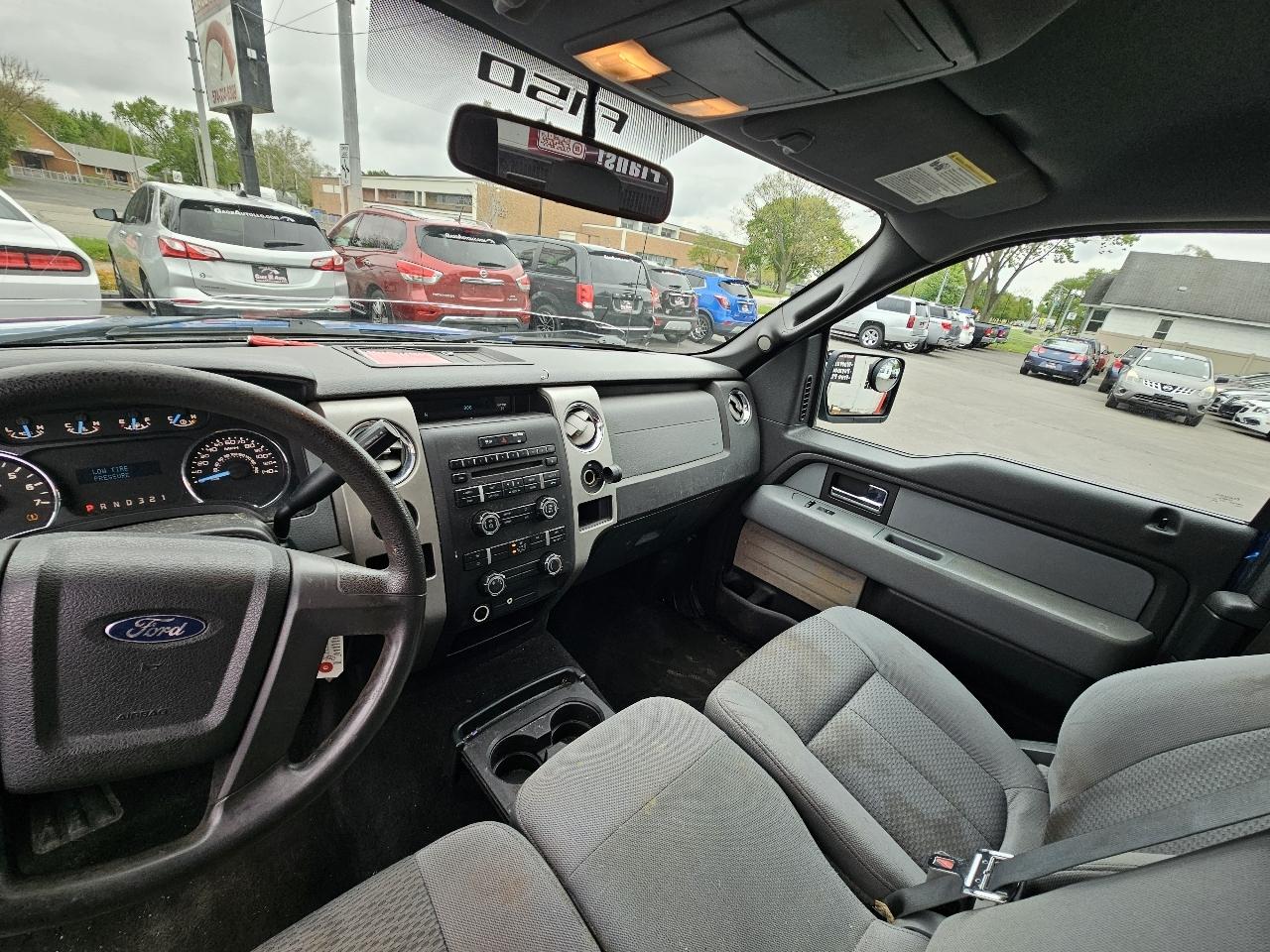 Ford F-150 XL SuperCab 8-ft. Bed 4WD 2012
