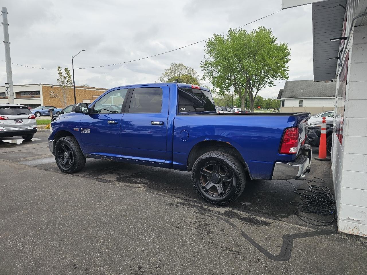 RAM 1500 SLT Crew Cab SWB 4WD 2014