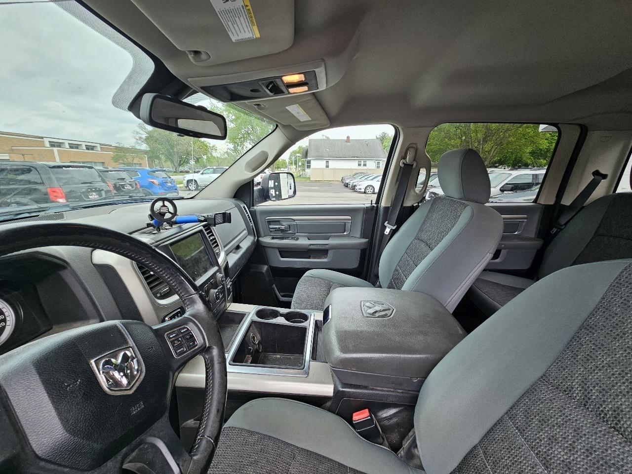 RAM 1500 SLT Crew Cab SWB 4WD 2014
