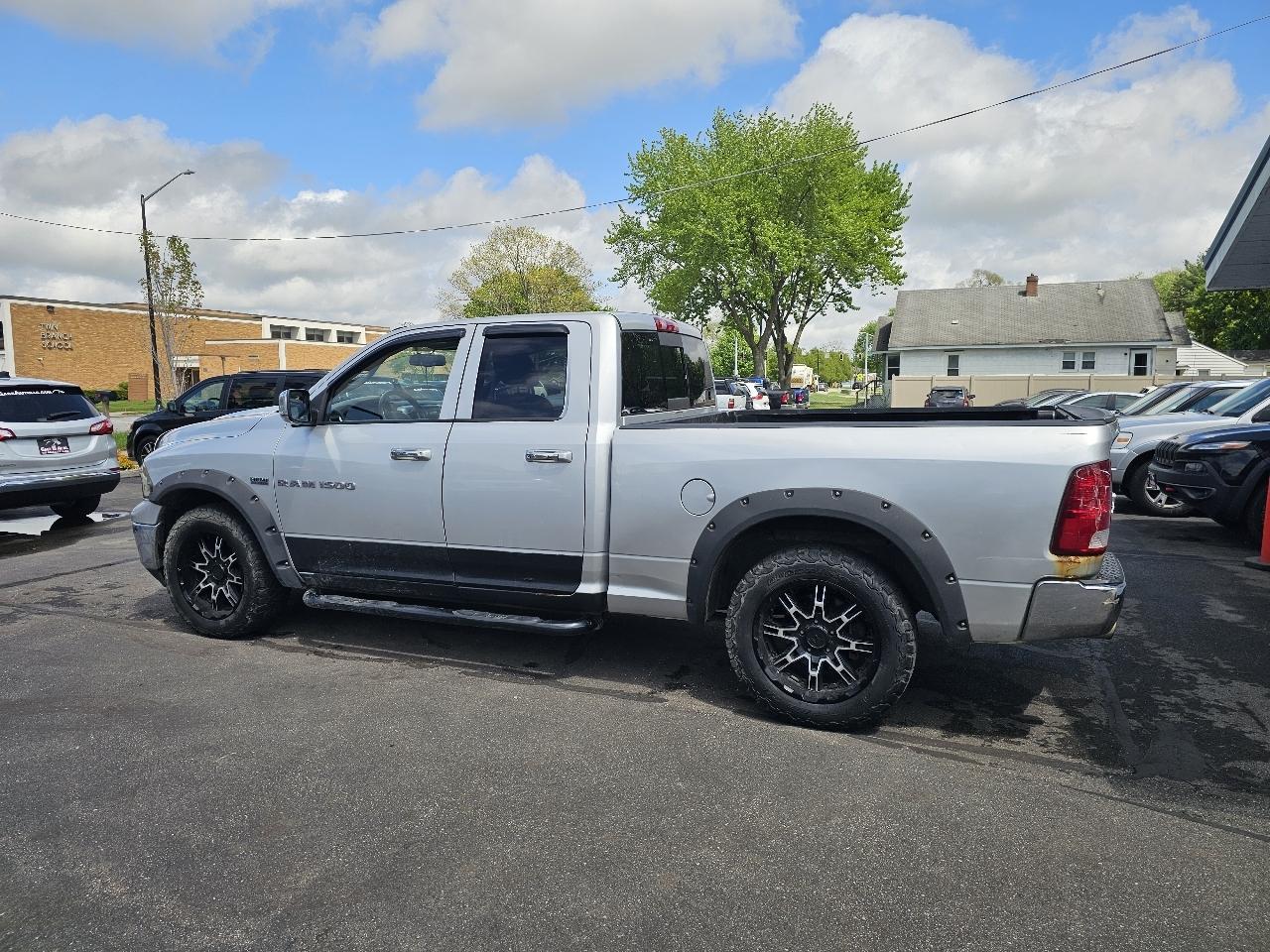 Dodge 1500 SLT Quad Cab 4WD 2011