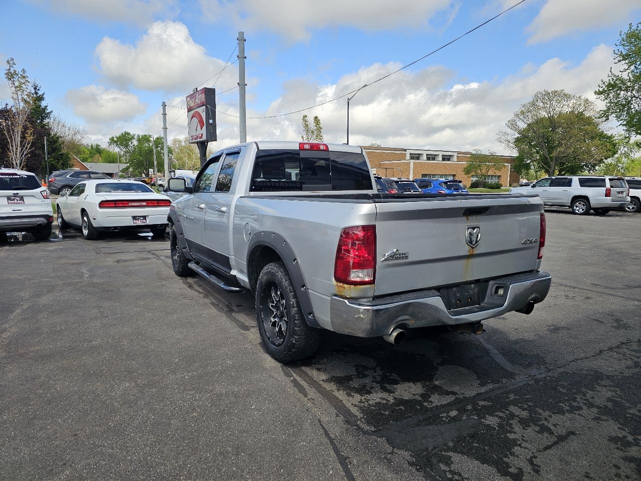 Dodge 1500 SLT Quad Cab 4WD 2011