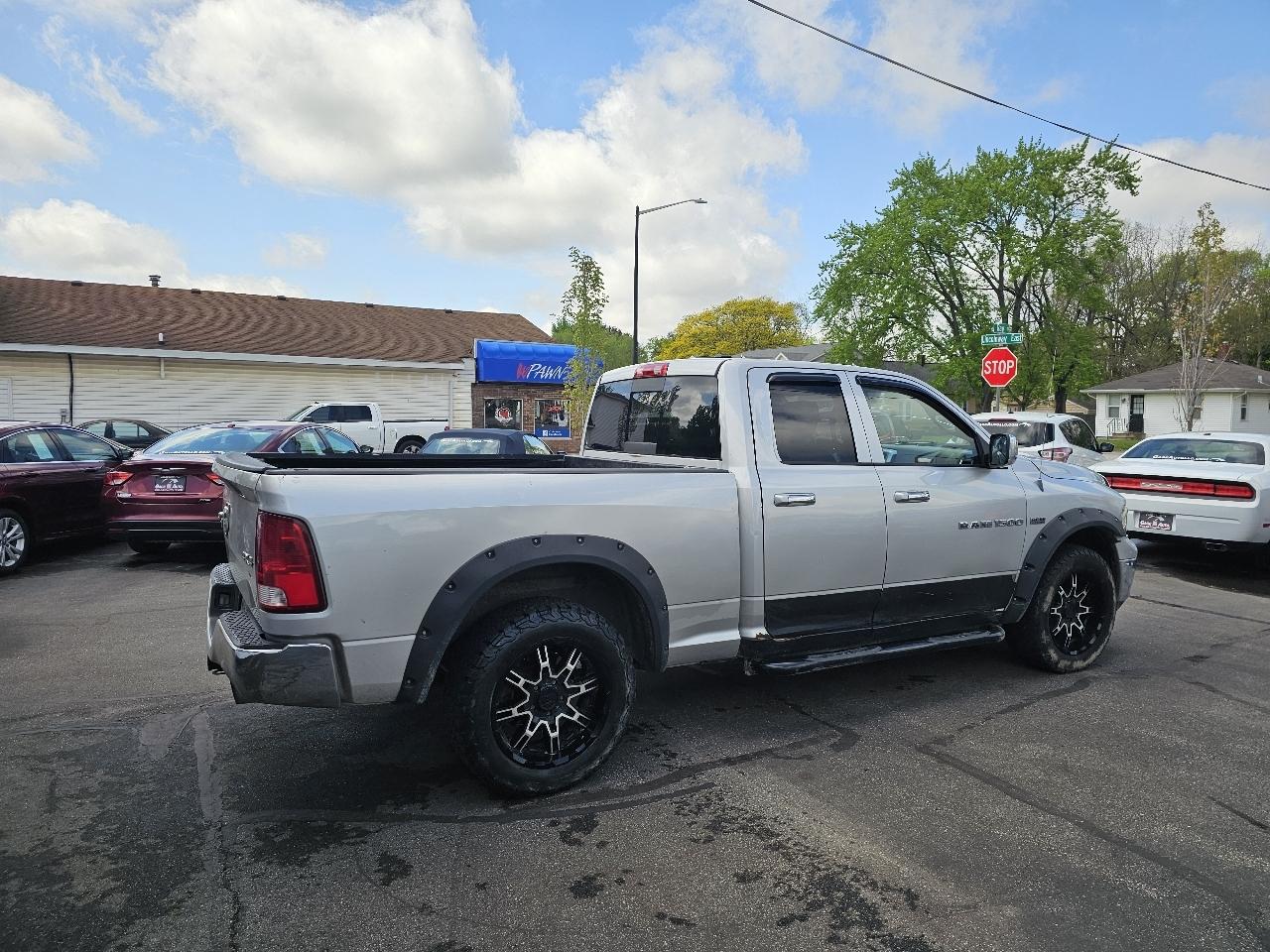 Dodge 1500 SLT Quad Cab 4WD 2011