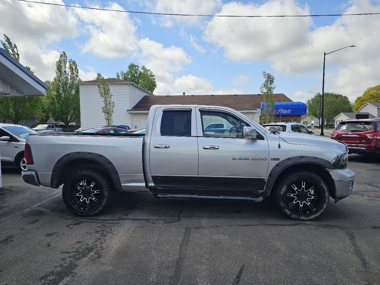 Dodge 1500 SLT Quad Cab 4WD 2011