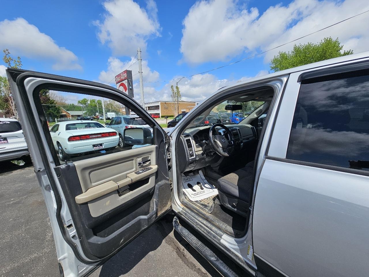 Dodge 1500 SLT Quad Cab 4WD 2011