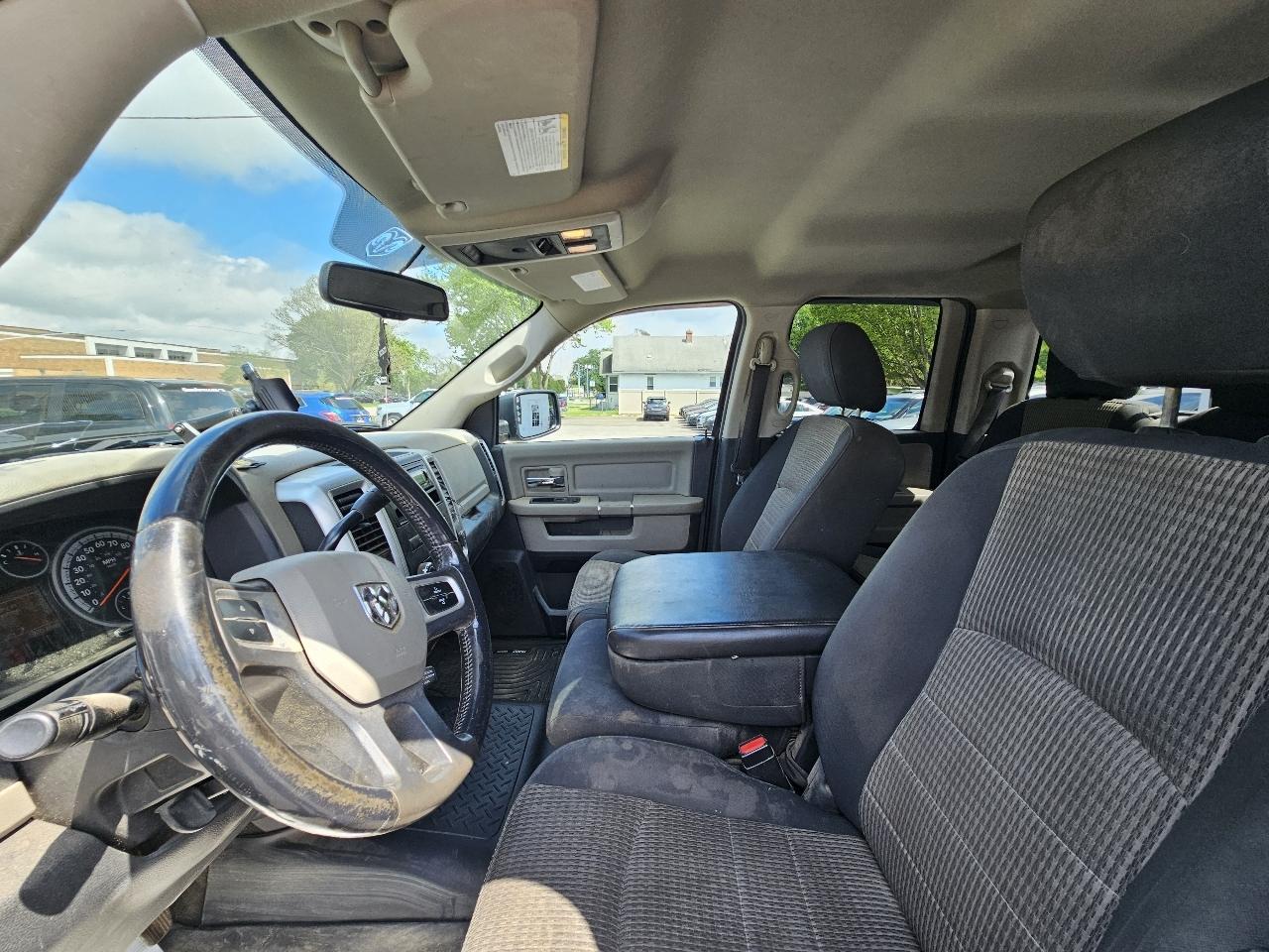 Dodge 1500 SLT Quad Cab 4WD 2011