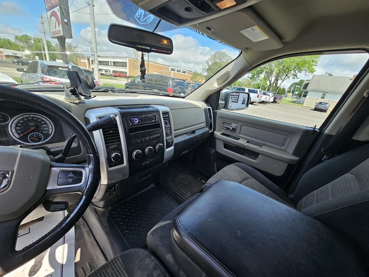 Dodge 1500 SLT Quad Cab 4WD 2011