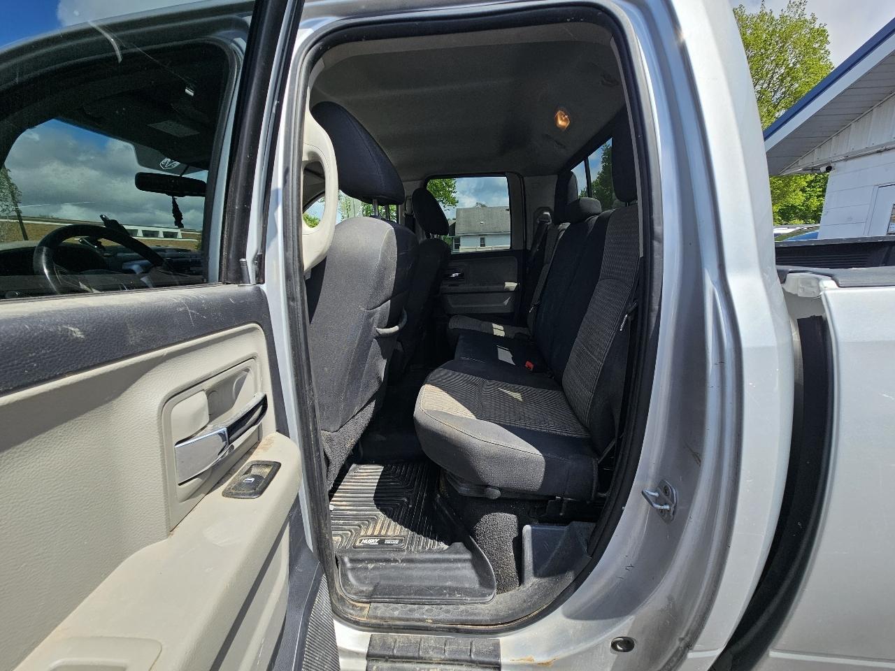 Dodge 1500 SLT Quad Cab 4WD 2011
