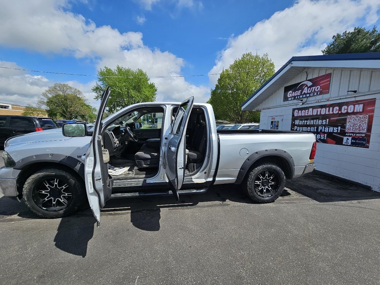 Dodge 1500 SLT Quad Cab 4WD 2011