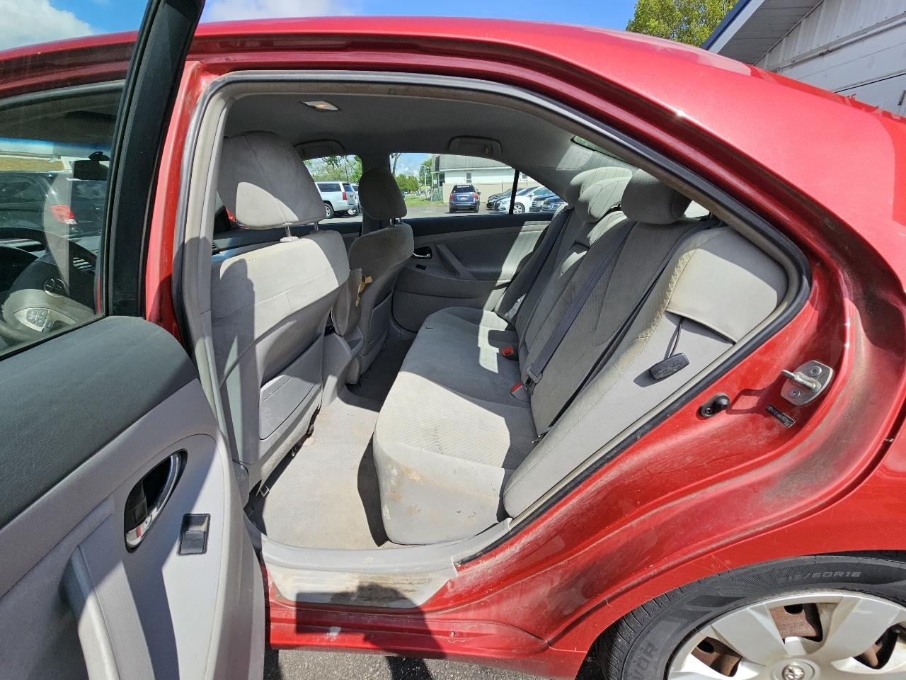 Toyota Camry SE 5-Spd AT 2009