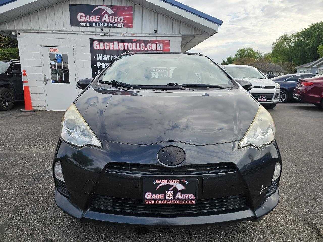Toyota Prius c  2014