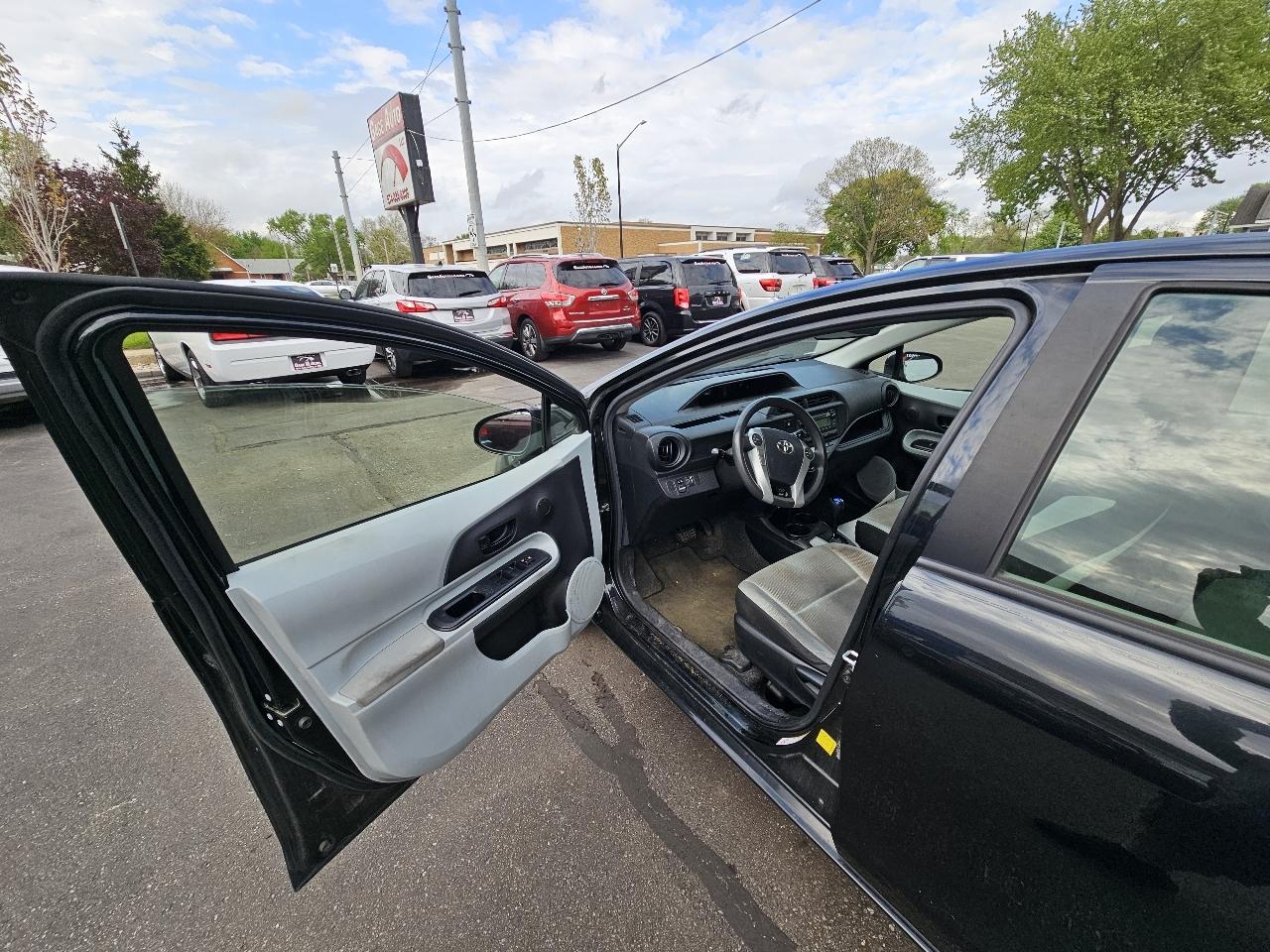 Toyota Prius c  2014