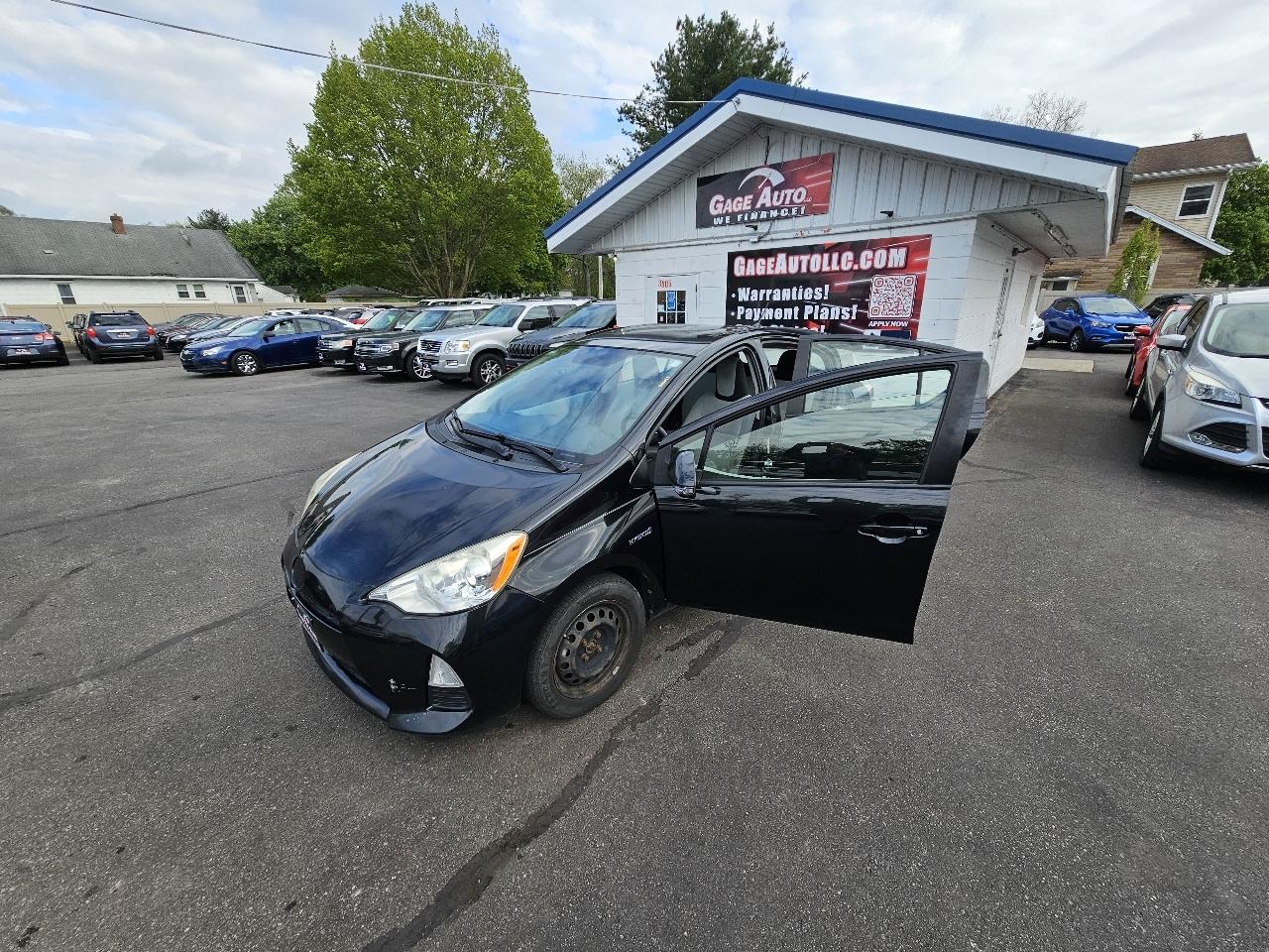 Toyota Prius c  2014
