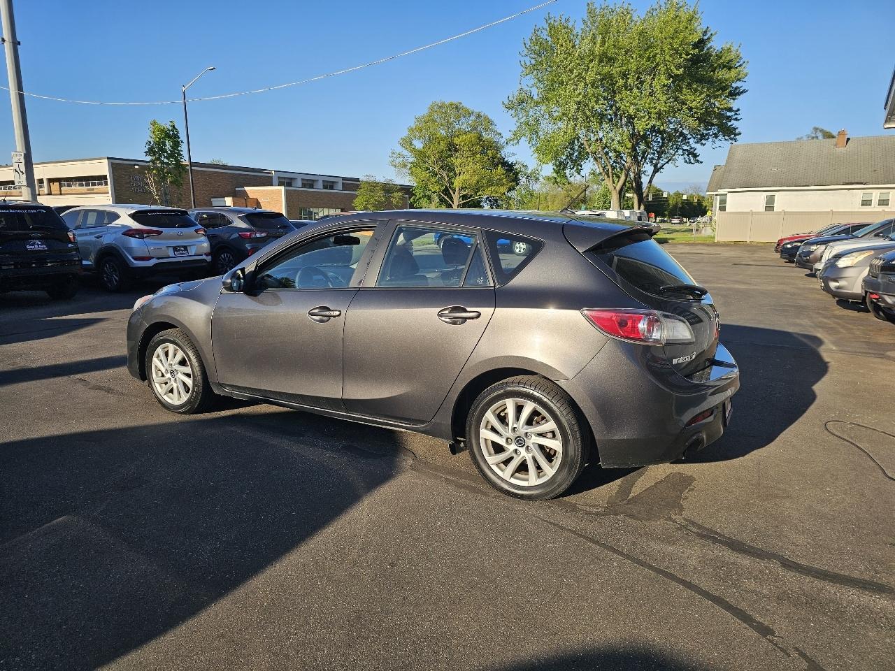 Mazda MAZDA3 i Touring AT 5-Door 2013