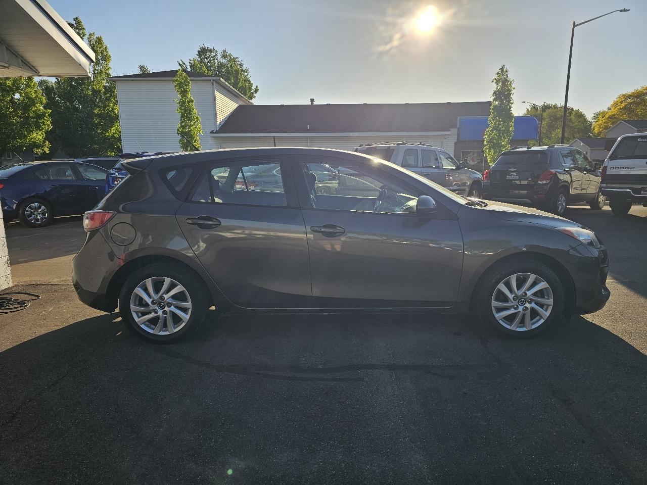 Mazda MAZDA3 i Touring AT 5-Door 2013