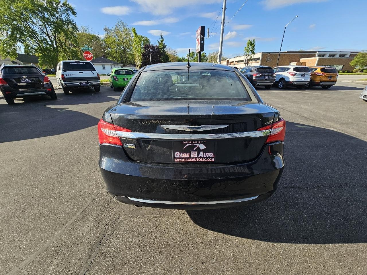 Chrysler 200 Touring 2013