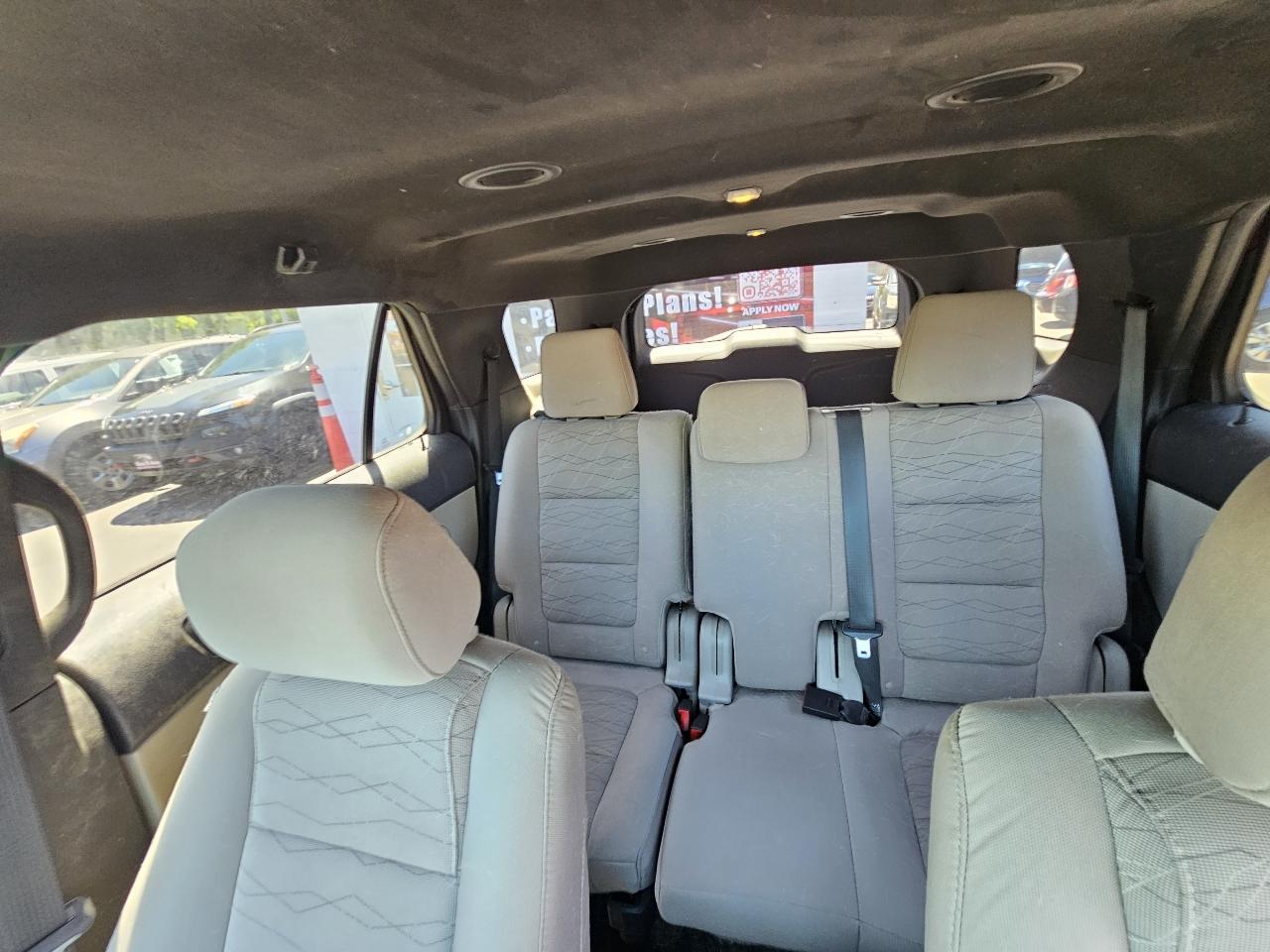 Ford Explorer Base 4WD 2015