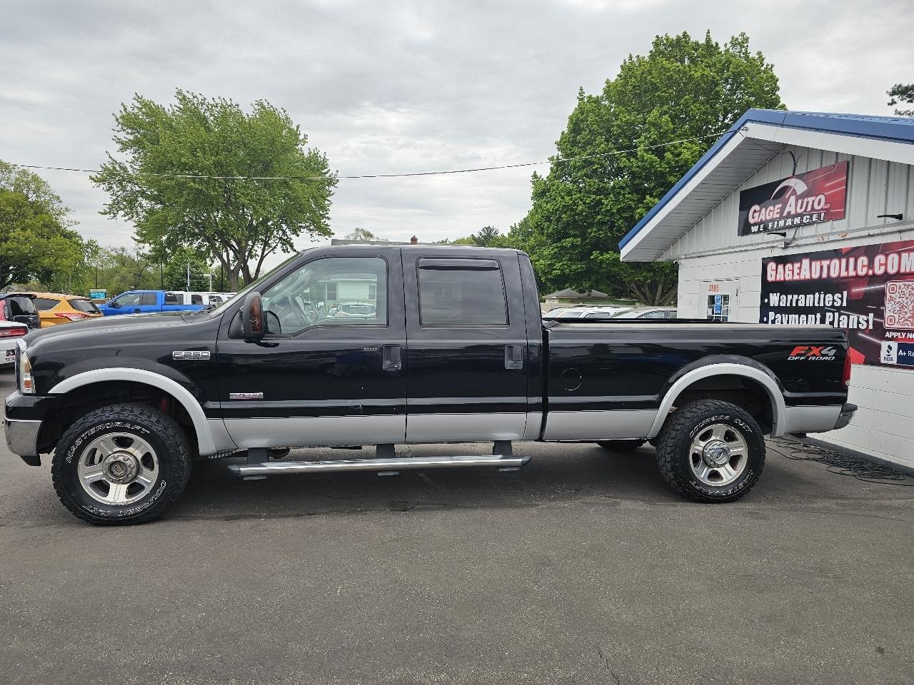 Ford F-250 SD XL Crew Cab 4WD 2006