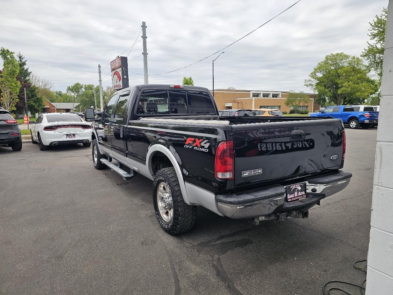 Ford F-250 SD XL Crew Cab 4WD 2006
