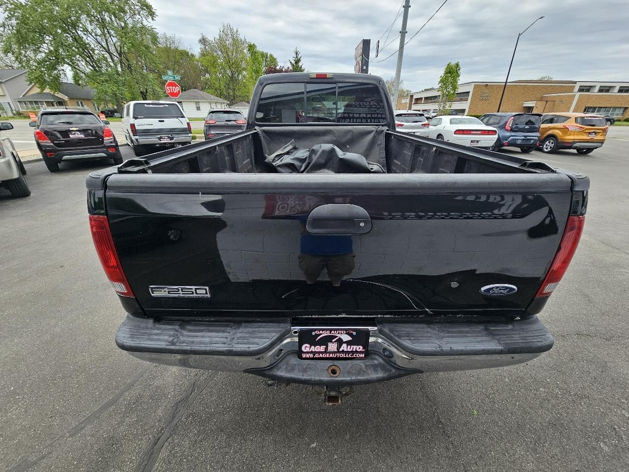 Ford F-250 SD XL Crew Cab 4WD 2006