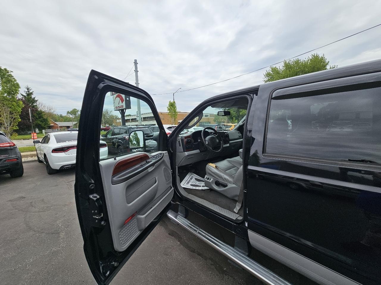 Ford F-250 SD XL Crew Cab 4WD 2006