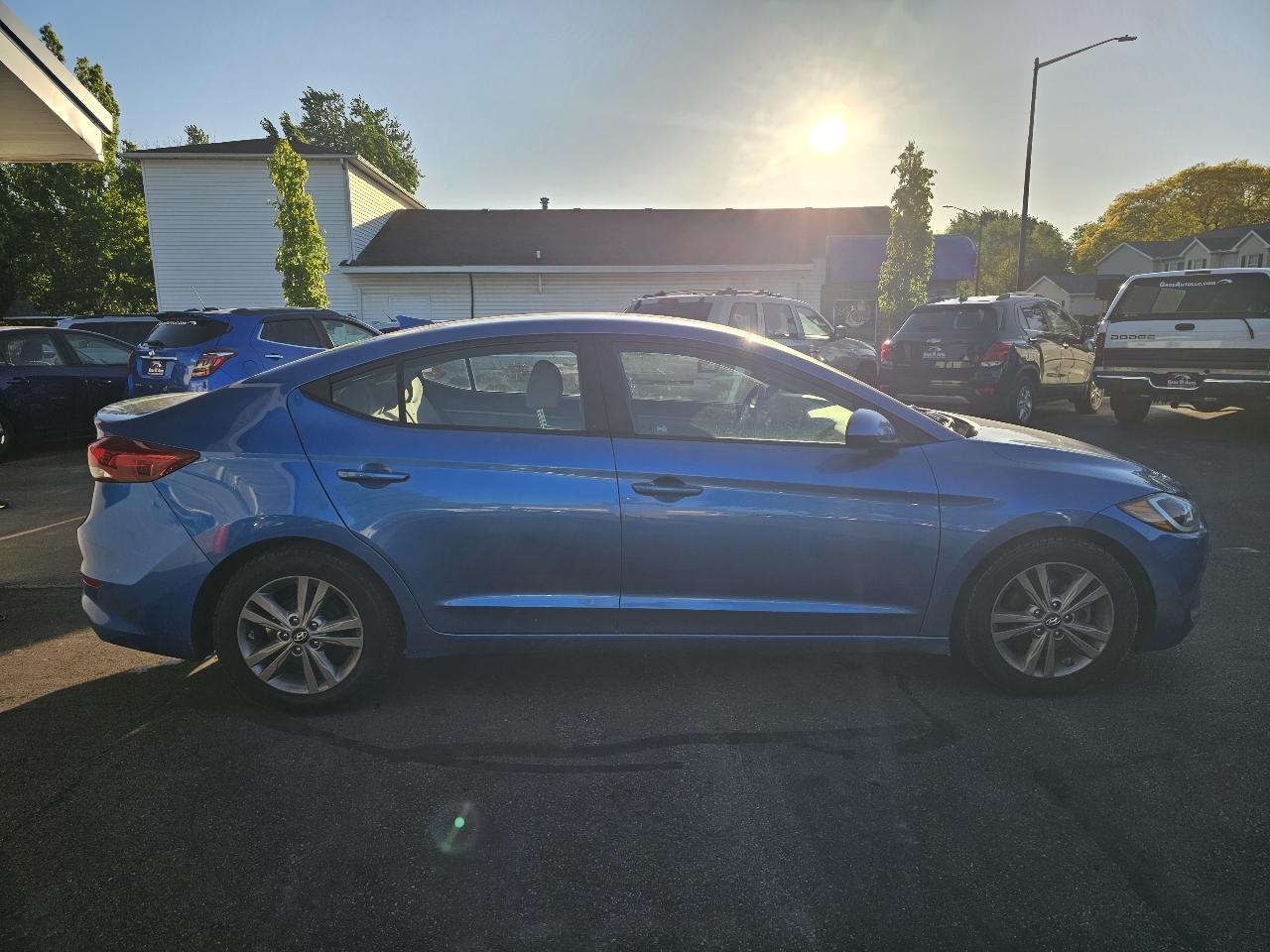 Hyundai Elantra Value Edition 6A 2017