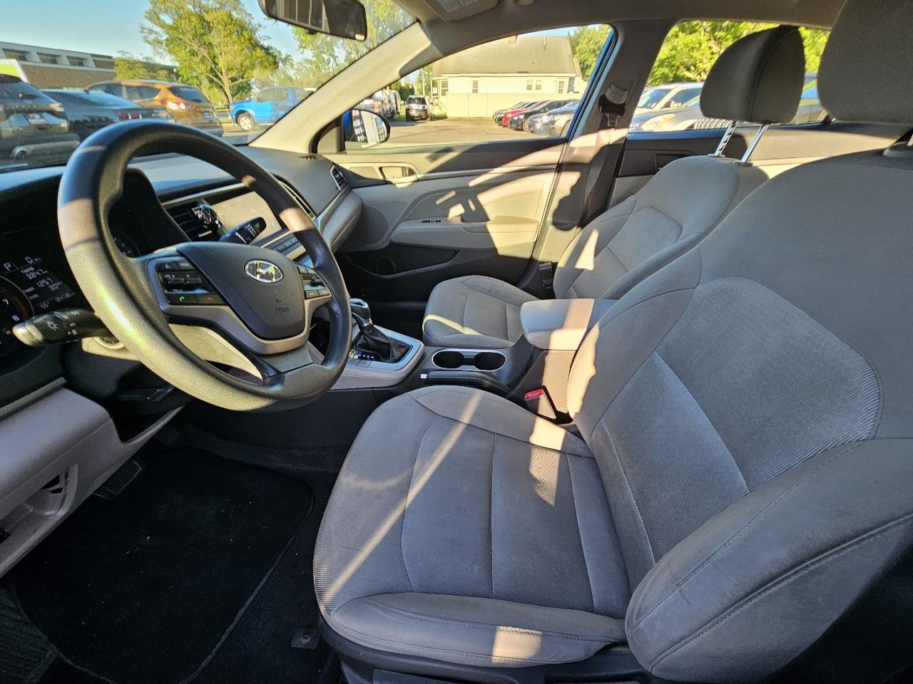 Hyundai Elantra Value Edition 6A 2017