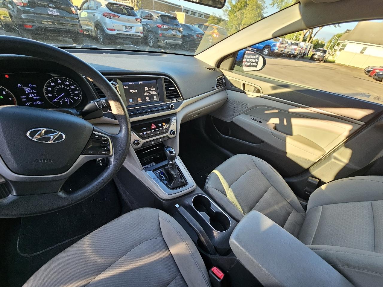 Hyundai Elantra Value Edition 6A 2017