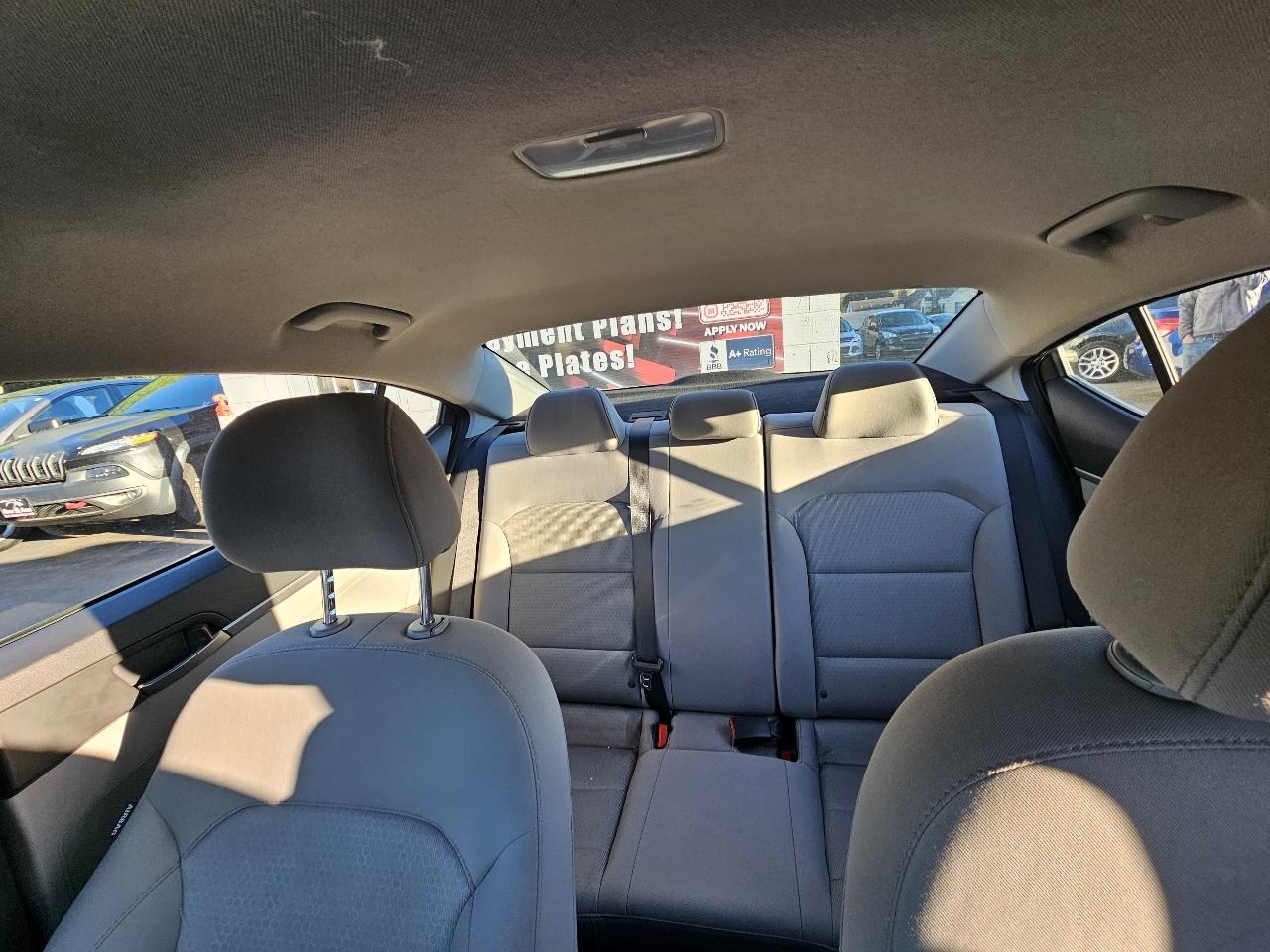 Hyundai Elantra Value Edition 6A 2017