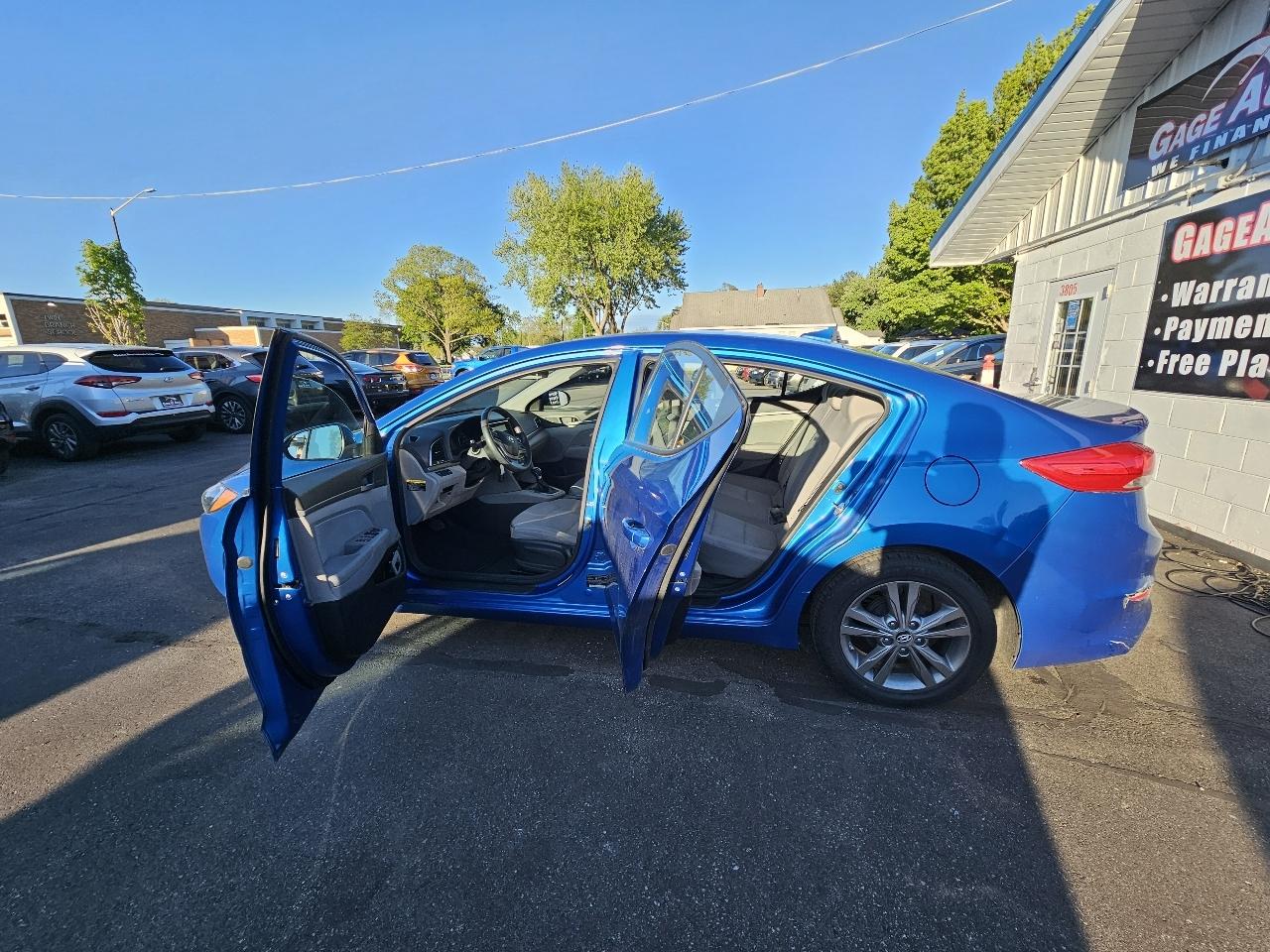 Hyundai Elantra Value Edition 6A 2017