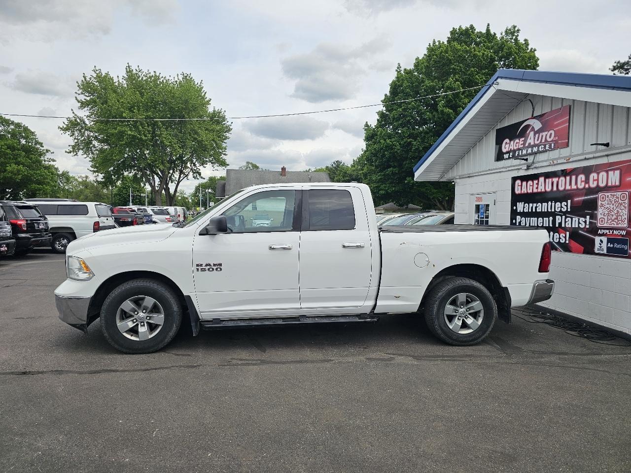 RAM 1500 SLT Quad Cab 2WD 2016