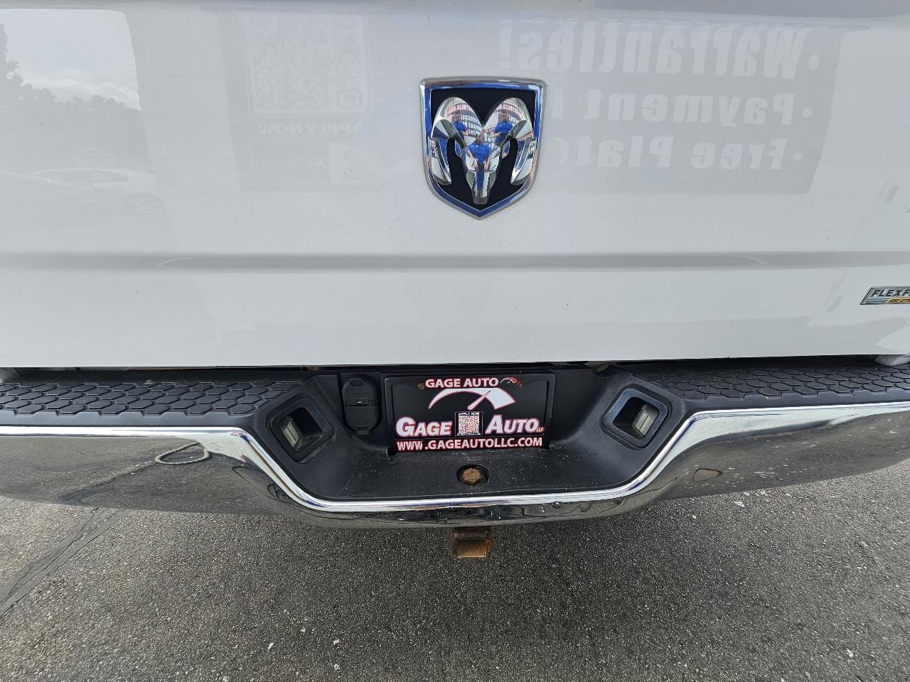 RAM 1500 SLT Quad Cab 2WD 2016