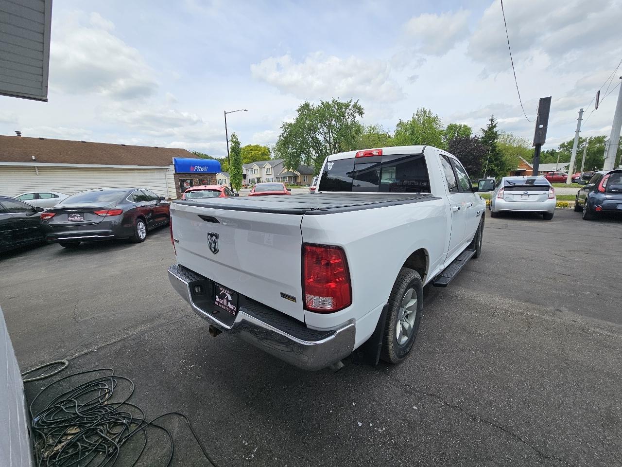 RAM 1500 SLT Quad Cab 2WD 2016