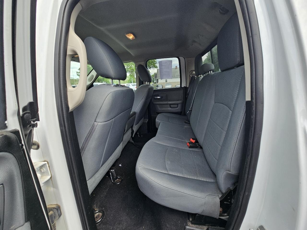 RAM 1500 SLT Quad Cab 2WD 2016