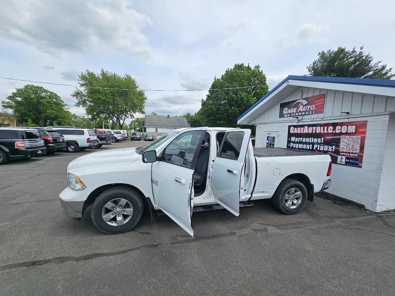 RAM 1500 SLT Quad Cab 2WD 2016